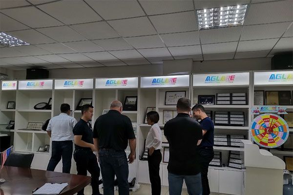 接待jdb电子美国客户来造访我们！